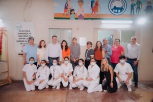 Apoyan Toño Astiazarán y Patty Ruibal a Casa Hogar con paneles solares y eficiencia energética